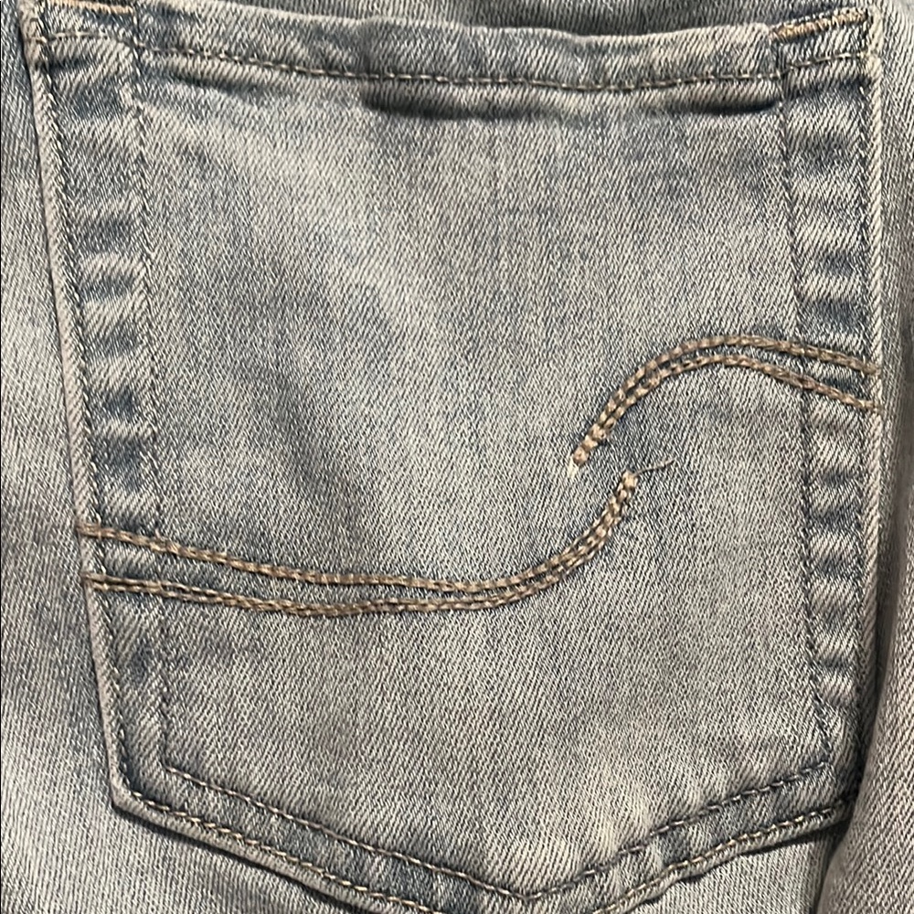 Levi's women’s Faded Blue Straight Jeans - Picture 4 of 6